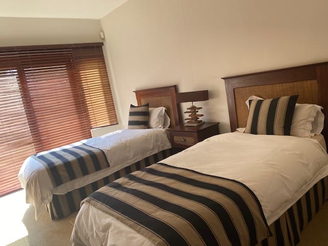 4 Bedroom Property for Sale in Boschenvaal River Front Lodges Free State